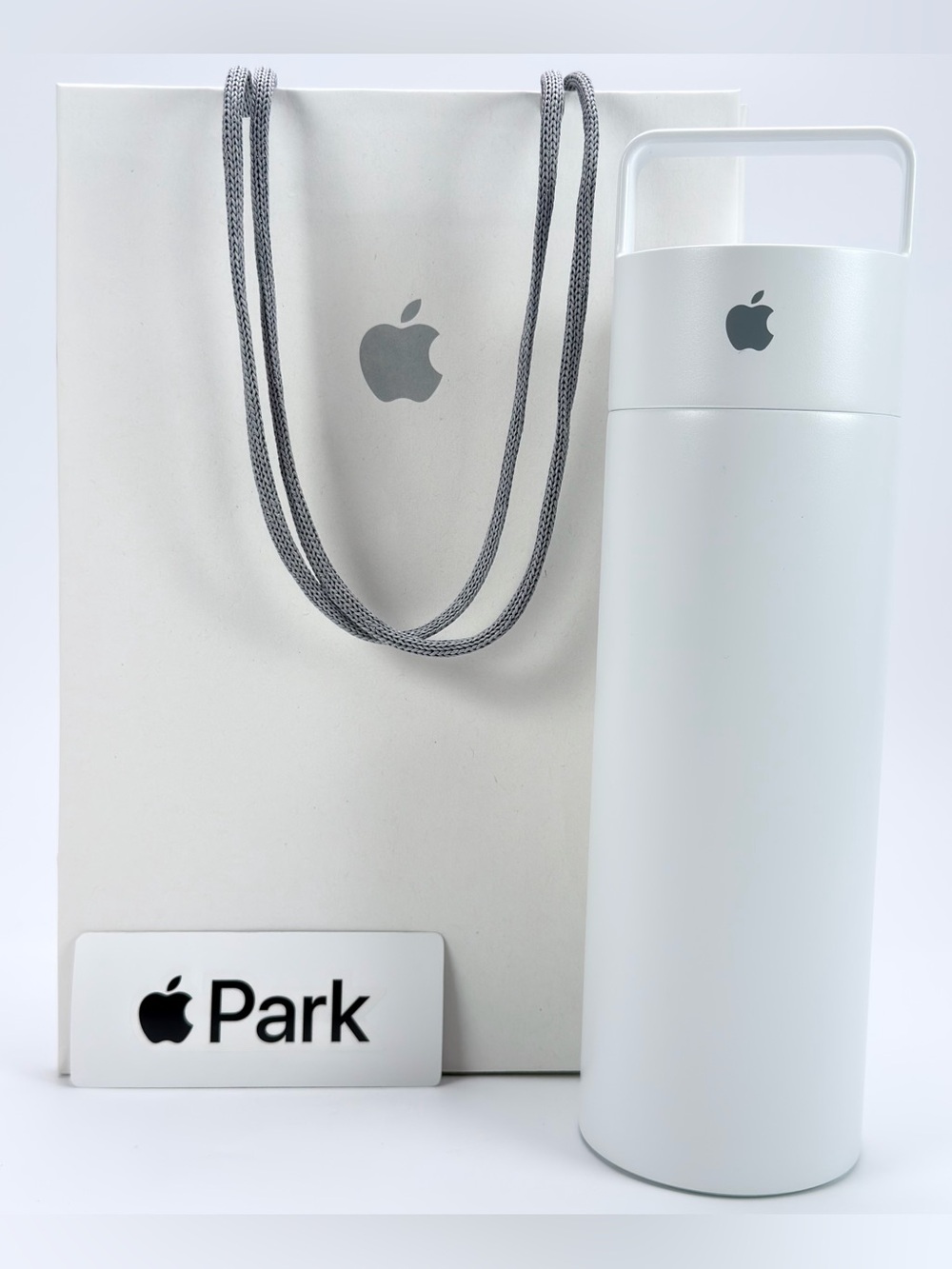 Apple Park Water Bottle 2026 WWDC Exclusive Stainless 22oz White Sticker + Bag